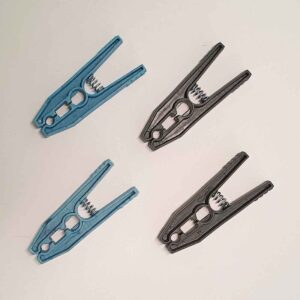 PALILLO PLAST GDE ROPA THEOTO X 12unidades